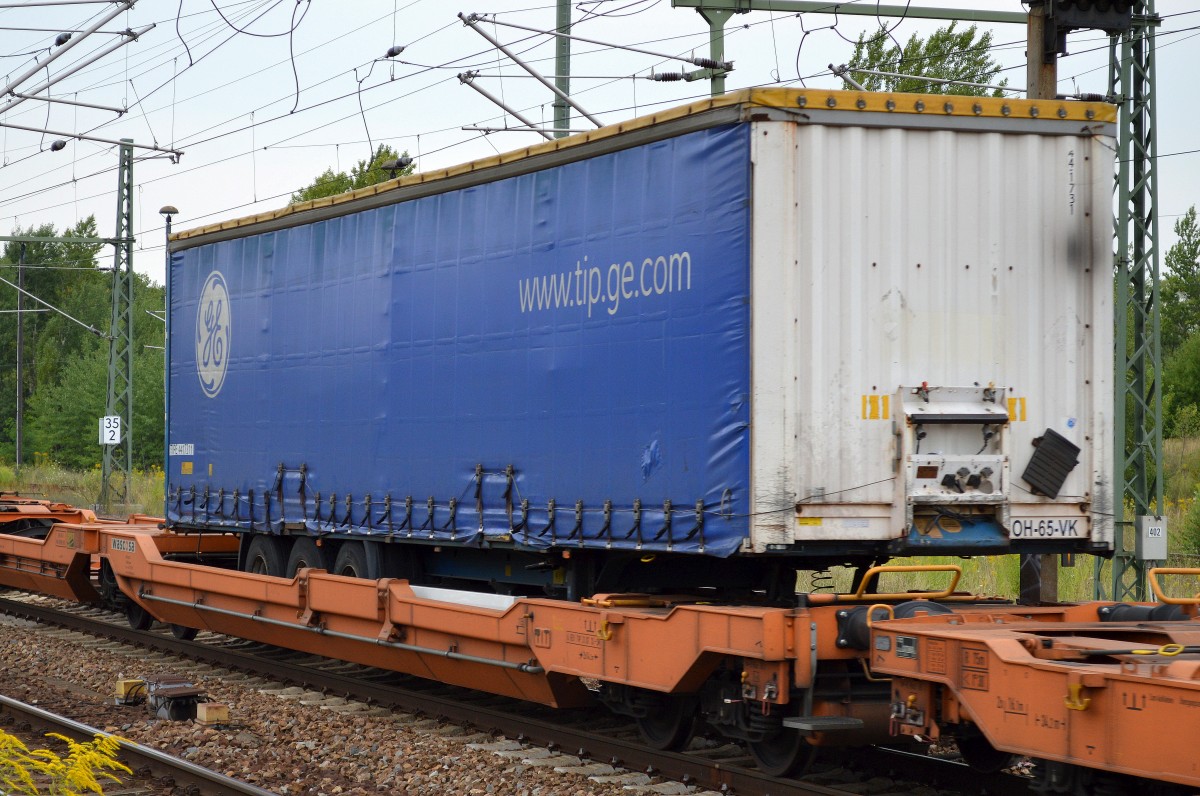 Wahrscheinlich auch für eine polnische Sped. im Einsatz, ein Mietauflieger der Mietfirma TIP Trailer Services mit Sitz in Amsterdam (Niederlande), 07.08.14 Bhf. Flughafen Berlin-Schönefeld.