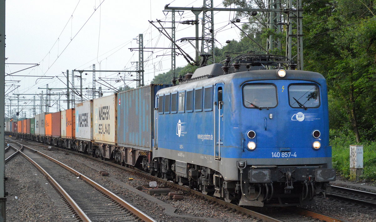 Wahscheinlich sogar aus Berlin, EGP 140 857-4 trifft mit einem Containerzug am Morgen des 20.06.17 in Hamburg-Harburg ein.