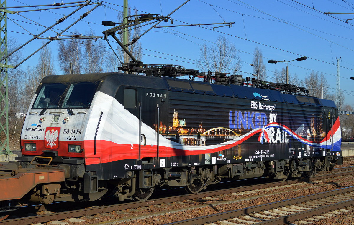 Wenn die Sonne so schön scheint dann strahlt sie immer noch am schönsten, die vielfach abgelichtete eigens für den Poznan-Shuttle gestaltete MRCE Dispo 189-212 von ERSR heute wieder Richtung Polen am 15.02.17 Bf. Flughafen Berlin-Schönefeld.