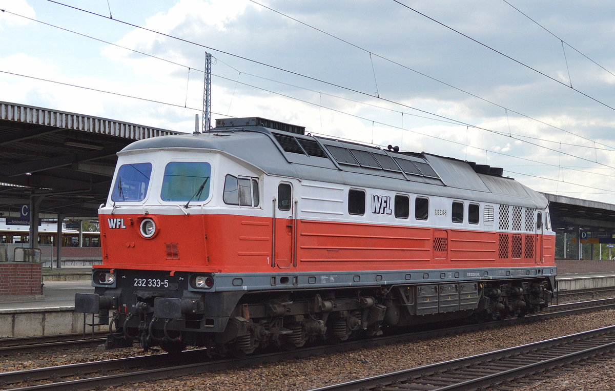 WFL 232 333-5 im Portrait am 20.04.17 Nf. Flughafen Berlin-Schönefeld.