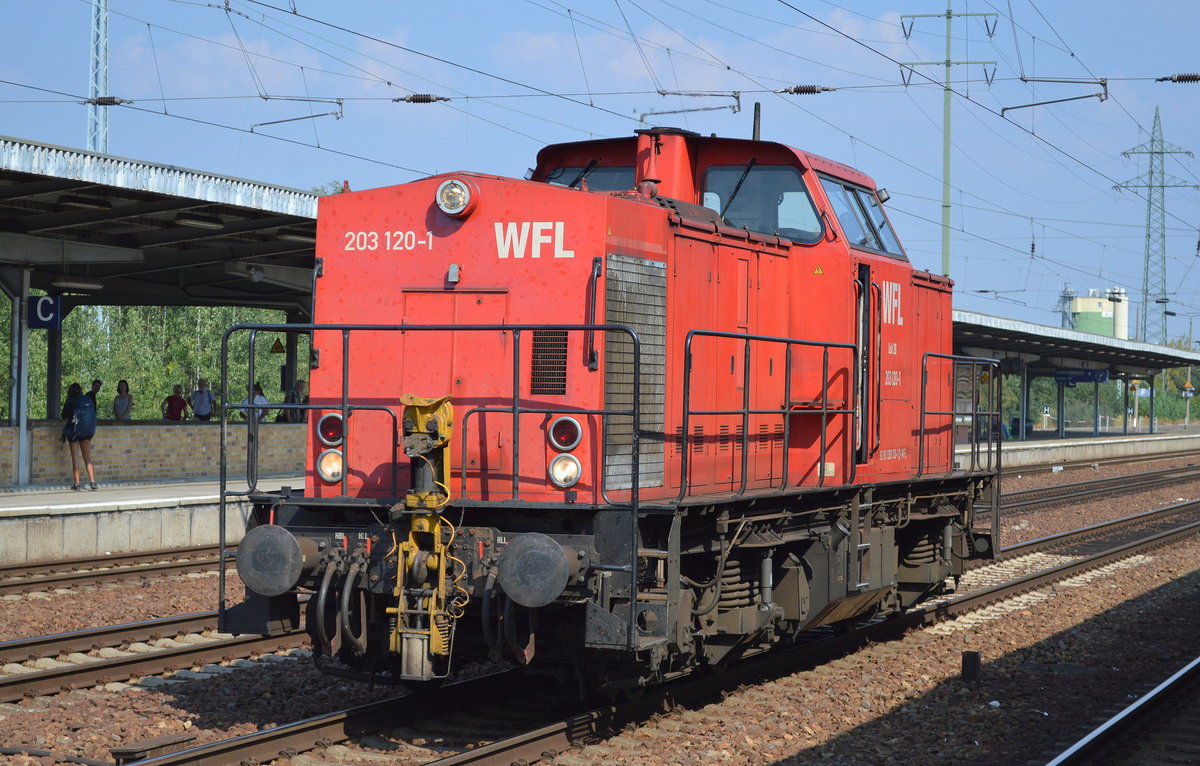 WFL Lok 26 (203 120-1) am 13.09.16 Durchfahrt Bf. Flughafen Berlin-Schönefeld. 