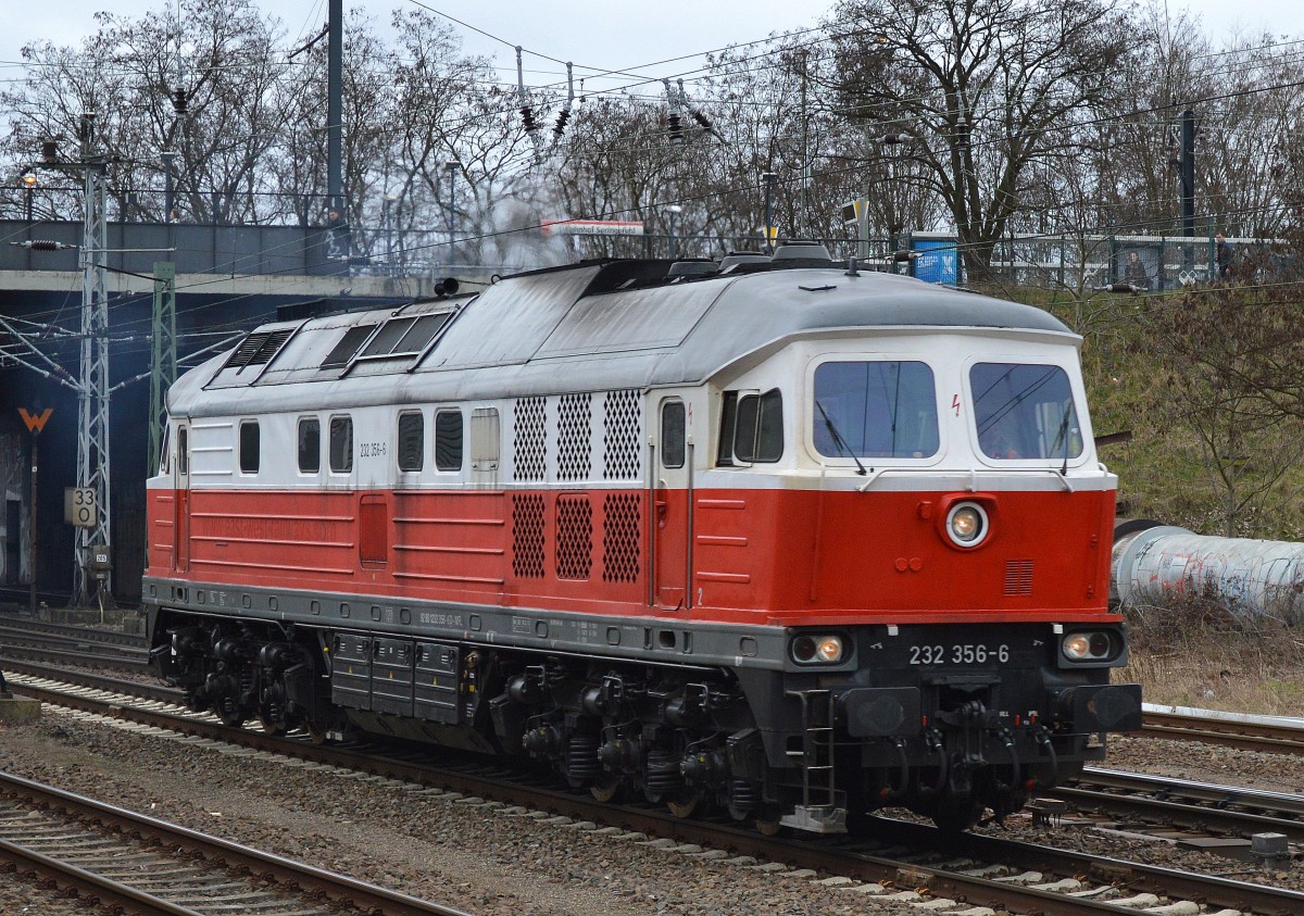 WFL mit ihrer 232 356-6 am 15.03.16 Berlin-Springpfuhl.