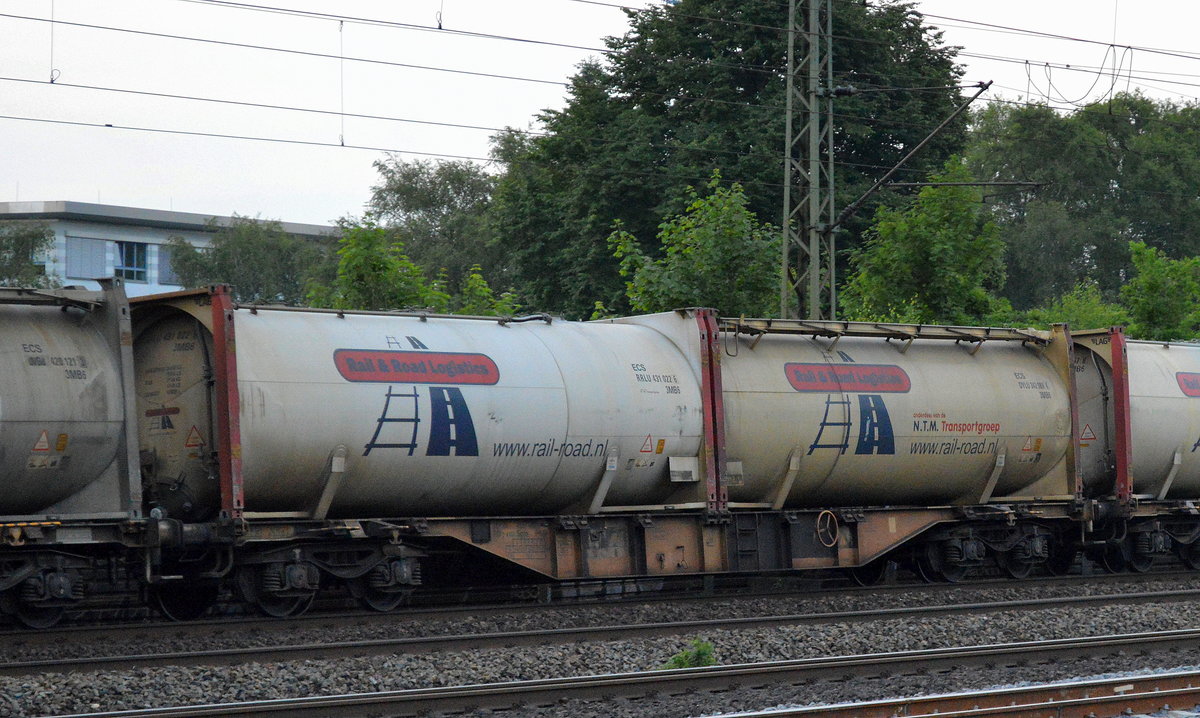 Zwei 40ér Tankcontainer der N.T.H. Transportgroep aus den Niederlande am 20.06.17 Hamburg-Harburg.