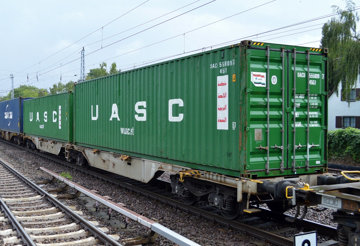 Zwei große 45ér UASC Container am 13.07.15 Berlin-Hirschgarten.
