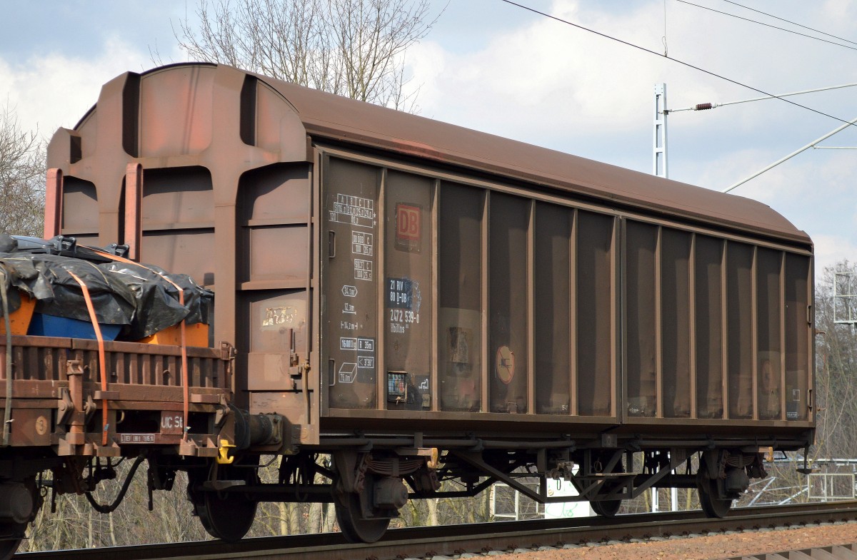 Zweiachsiger, großräumiger Schiebewandwagen der DB mit der Nr. 21 RIV 80 D-DB 2474 539-0 Hbillns 302 am 08.03.16 Berlin-Wuhlheide.