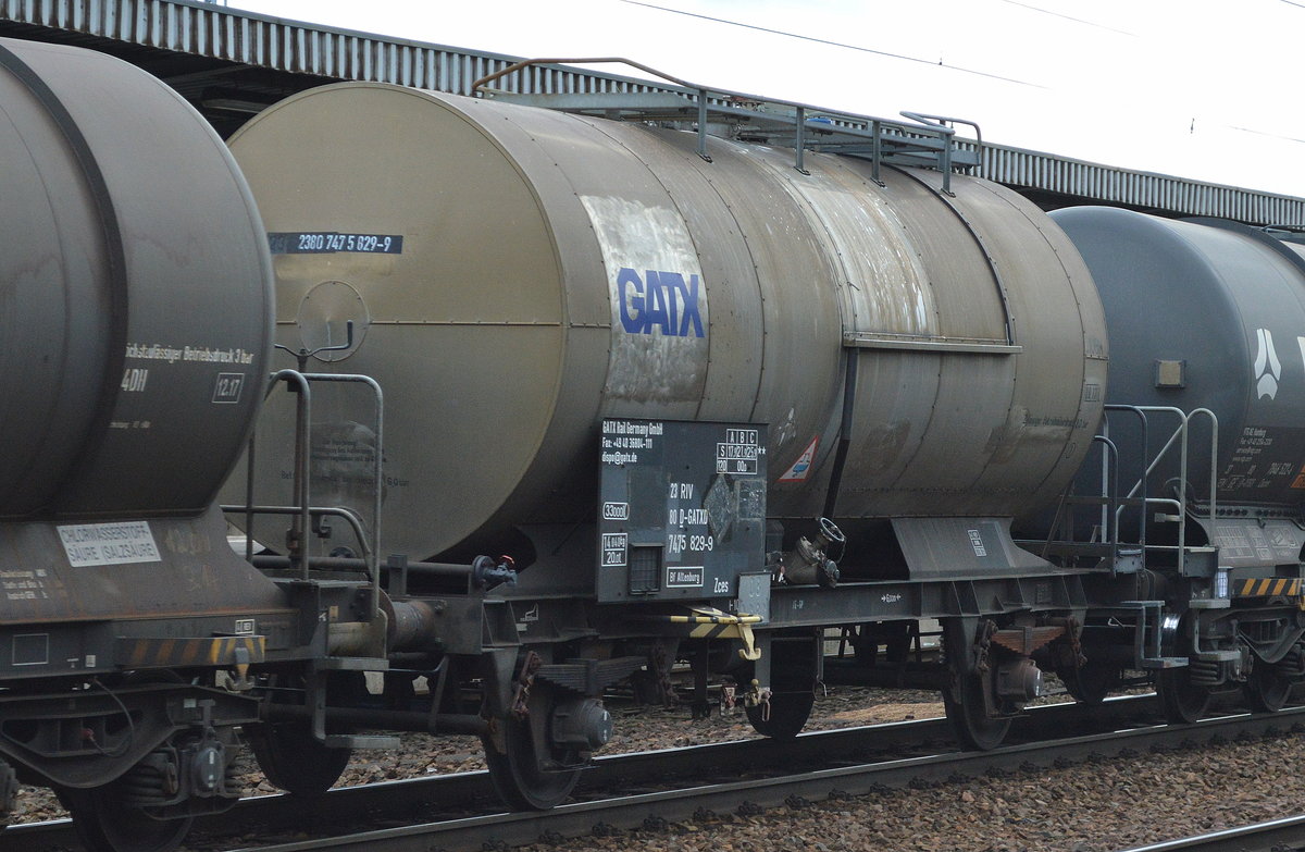 Zweiachsiger Kesselwagen vom Einsteller GATX Germany mit der Nr. 23 RIV 80 D-GATXD 7475 829-9 Zces Bf.Altenburg am 14.09.17 BF. Flughafen Berlin-Schönefeld.