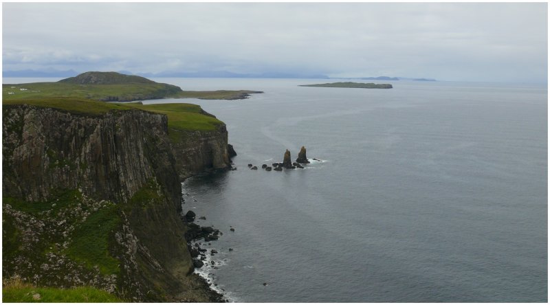 Ganz oben auf der Isle of Skye mit Blick Richtung �ussere Hebriden. (07.08.2008)