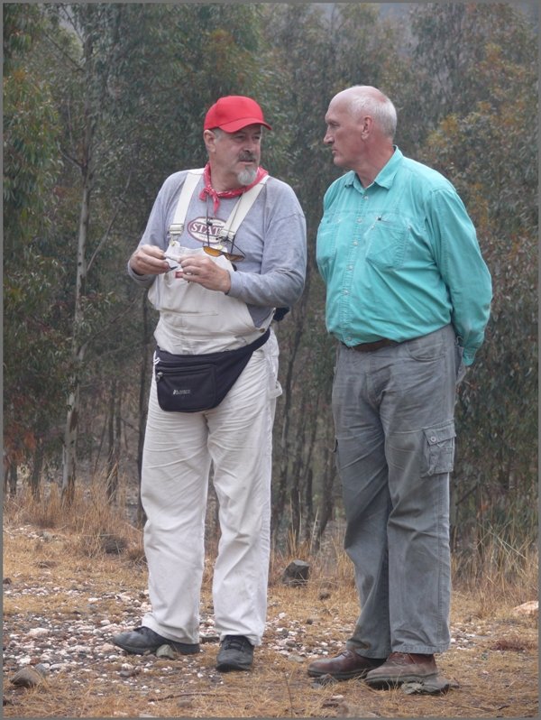 Lew und Bernd nutzen die Pause ebenfalls f�r small talk. (30.10.2008)