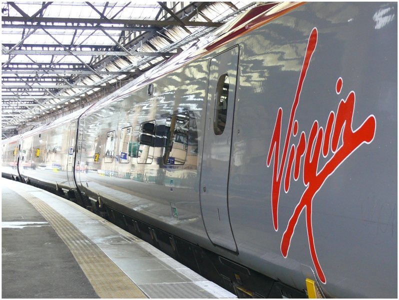  Like a Virgin  Hochgeschwindigkeitszug in Edinburgh. (03.08.2008)