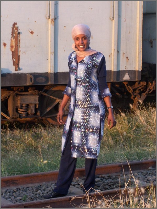Nejat unsere Begleiterin, zust�ndig f�r unsere Verpflegung in den Z�gen der Eritreischen Eisenbahn. (30.10.2008)
