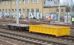 Bahndienst-Lore und Schüttgutaufsetzcontainer im Einsatz bei der Bahnbaustelle berlin-Nlankenburg am 21.03.17