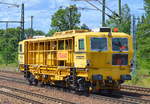 Dynamischer Gleisstabilisator für Gleise und Weichen von Plasser & Theurer Typ DGS 62 N der Fa.STRABAG mit der Nr. 99 80 9426 001-0 D-BRS am 04.07.17 Bf. Flughafen Berlin-Schönefeld.
