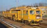 DB Bahnbau Gruppe mit ihrer Gleisstopfmaschine P&T UNIMAT 09-32/4S (USM 361) am 19.02.15 Berlin-Blankenburg Richtung Innenstadt.