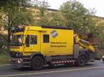 MB ATEGO Zweiwegefahrzeug mit Hydraulikarbeitsb�hne (sch�rling Brock GmbH Aufbauten) der BVG f�r die TRAM-Hochleitungen (Sicherheits- und Wartungsdienst) in Berlin im Einsatz, Berlin Pankow 2008.