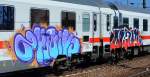 Graffiti auf IC-Personenwagen am 20.04.15 Bhf.