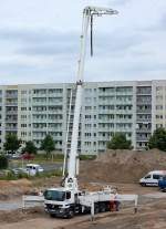 Ein Betonpumpenfahrzeug (MB ACTROS) der Fa.