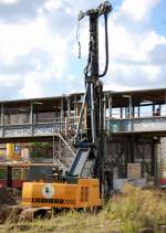 Ramm- und Bohhrger�t LIBEHERR LRB 125 am 28.09.13 Gro�baustelle Berlin Ostkreuz.