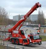 Der Feuerwehrkran 30 (FwK 30) der Berliner Feuerwehr, ein LIEBHERR LTM 1050-6.1 Bj.2010.