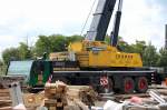 Ein TH�MEN LIEBHERR LTM 1100 Fahrzeugkran bei Bauarbeiten auf der Br�cke zum Saatwinkler Damm Berlin Moabit, 30.08.09