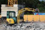 AMMANN YANMAR ViO33 (Mietbaumaschine), 09.07.13 Neugestaltung der Au�enanlagen des Bhf.