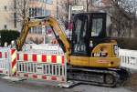 CAT 305E CR Minibagger (Mietbaumschine) am 18.01.15 Berlin-Pankow.