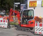 Minibagger KUBOTA KX019-4, 17.08.10 Berlin-Pankow.