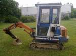 Ein schon etwas �lterer Minibagger, ein KUBOTA KH-41 am 28.06.13 Berlin-Pankow.