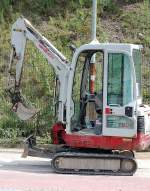 Minibagger TAKEUCHI TB016, 28.07.11 Berlin-Pankow.