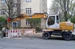 LIEBHERR 314 Mobilbagger der Fa. STRABAG am 04.04.14 Berlin-Pankow.