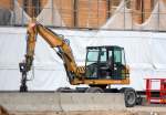 Kleiner Leasingbagger, ein SCHAEFF HML 32, 02.08.08 Neubau Spandauer Damm Br�cke Berlin.