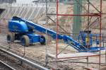 Mobile Teleskoparm-Hebeb�hne vom Hersteller JLG Typ? der Leasingfirma Gardemann am 19.03.10 Gro�baustelle Neubau Spandauer Damm Br�cke Berlin.
