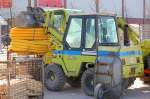 �lterer kleiner kramerALLRAD Radlader Typ? Nr.112? der Gartenbaufirma SIEVERS, 07.03.10 Baustelle N�he S-Bhf.