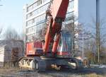 Bei Abrissarbeiten in Berlin häufig im Einsatz, der LIEBHERR 954 mit Long Front Aufsatz mit Greifzange der Entsorgungsfa.