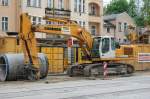 Leasingbaumaschine, ein LIEHERR 944 Raupenbagger am 02.05.10 Berliner Str.