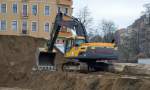 VOLVO EC300NL Raupenbagger der Fa. Max Bögl am 26.01.15 Großbaustelle Berlin-Moabit.