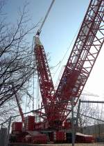 Von dem Standort wo ich mich befand war der Raupenkran LIEBHERR LR 1600/2 der Fa. RIGA MANZ gar nicht in voller Gr��e ablichtbar, ich hoffe die n�chsten Tage noch einen anderen Standort zu finden, 14.04.13 Berlin-Mitte.