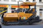 Stra�enfertiger ABG 325 EPM titan am 01.11.08 Berlin-Florastr.  