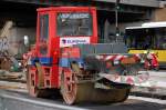 BOMAG VARIOMATIC Tandemwalze mit Streutrichter der Baufirma EUROVIA, 28.08.10 Berliner Str.