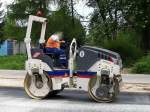 Wahrscheinlich eine HAMM HD 12 Tandemwalze der Baufirma EUROVIA am 29.04.08 Berlin-Wei�ensee.