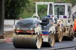 Auch die Tandemwalze HAMM HD 12 der Baufirma EUROVIA ist im Einsatz beim asphaltieren der Berliner Str.