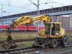Zweiwegebagger ATLAS 1604 AWE4 bei Gleisbauarbeiten im Fr�hjahr 2007 im Bhf.