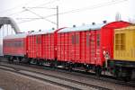 Hier die beiden roten Wagen des DB Hilfszuges (ex DR), vornean der Energieversorungswagen 40 80 940 0 973-0 + dahinter der Ger�tewagen 360  mit der Nr.