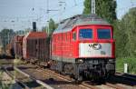 232 903-5 mit gemischtem G�terzug, 08.07.10 Berlin-Karow.