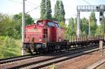 298 319-5 mit einem G�terkurzzug im �bergabedienst, 05.05.11 Berlin-Pankow Richtung Berlin-Blankenburg.