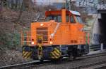 northrail Mietlok der DB (9880 3352 105-1D-NTS) Richtung Berlin-Lichtenberg, 15.02.13 Stra�enunterf�hrung Sch�nhauser Allee Berlin.