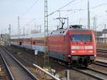 EC 176 mit 101 090-9 Richtung Berlin-Spandau, 30.11.10 Berlin-Beusselstr.
