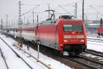 EC 176 nach Hamburg Richtung Berlin-Spandau mit 101 073-5 unterwegs, 04.01.11 Berlin-Beusselstr.