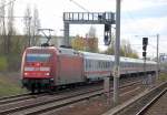 101 046-1 mit IC Zuggarnitur, 15.04.11 Berlin-Pankow.