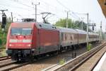 101 056-0 mit PbZ aus f�nf City Night Line Waggons bestehend Richtung Karower Kreuz Berlin, 16.06.11 Berlin-Blankenburg.