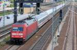 101 071-9 mit IC Richtung Berlin-Spandau, 09.06.12 Berlin-Beusselbr�cke.